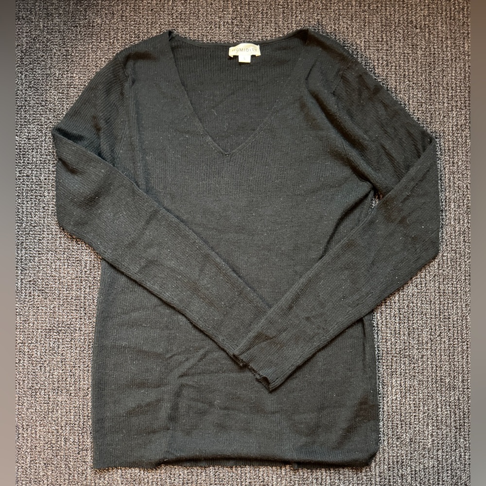 Black V-Neck Sweater Merino blend